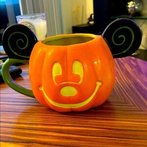 Disney vintage Mickey Mouse Pumpkin Mug 🎃 great for decorating